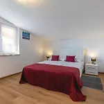 Holiday home Three-Bedroom Holiday Home In Buje Buje