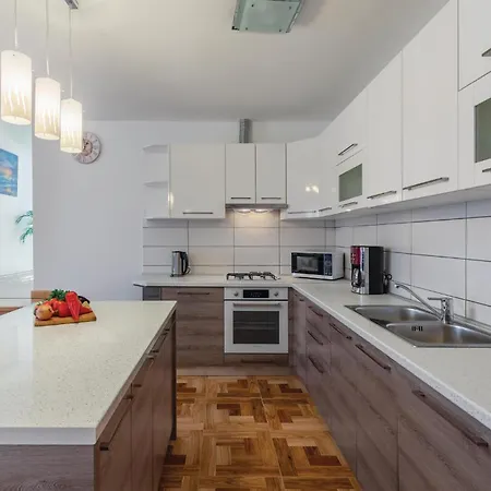 Three-bedroom In 펜션 부제