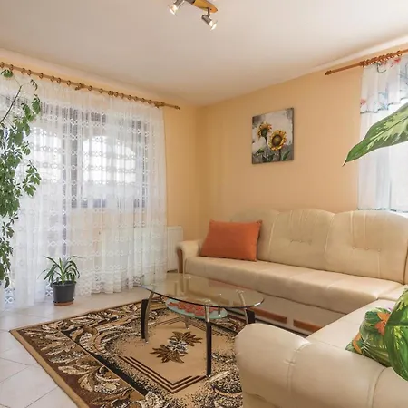 Three-bedroom In 펜션