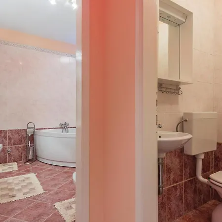 펜션 Three-bedroom In 부제