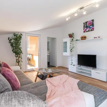 펜션 Three-bedroom In *