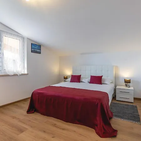 펜션 Three-bedroom In 부제