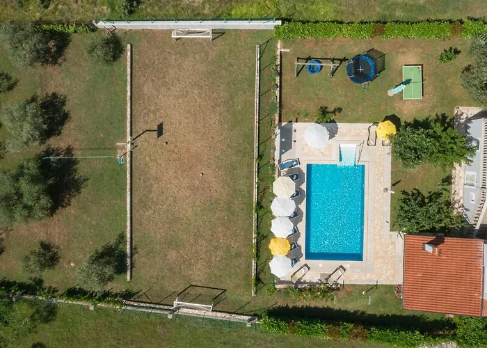 Three-bedroom In Vakantiehuis *