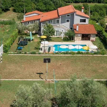 Nice Home In Buje With Outdoor Swimming Pool *