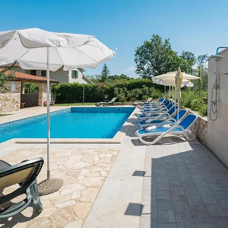 Holiday home Nice Home In Buje With Outdoor Swimming Pool *