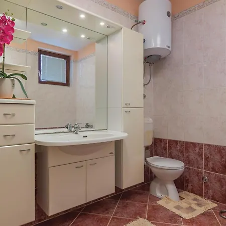 Nice Home In Buje With Outdoor Swimming Pool *