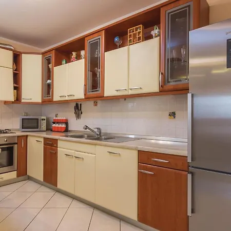 Holiday home Nice Home In Buje With Outdoor Swimming Pool *